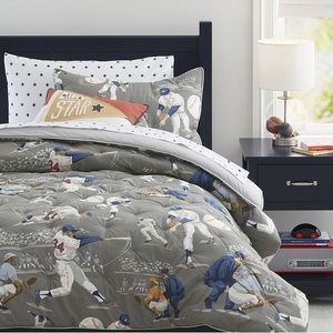 Pottery Barn Vintage Baseball Comforter Full/Queen never used/in storage